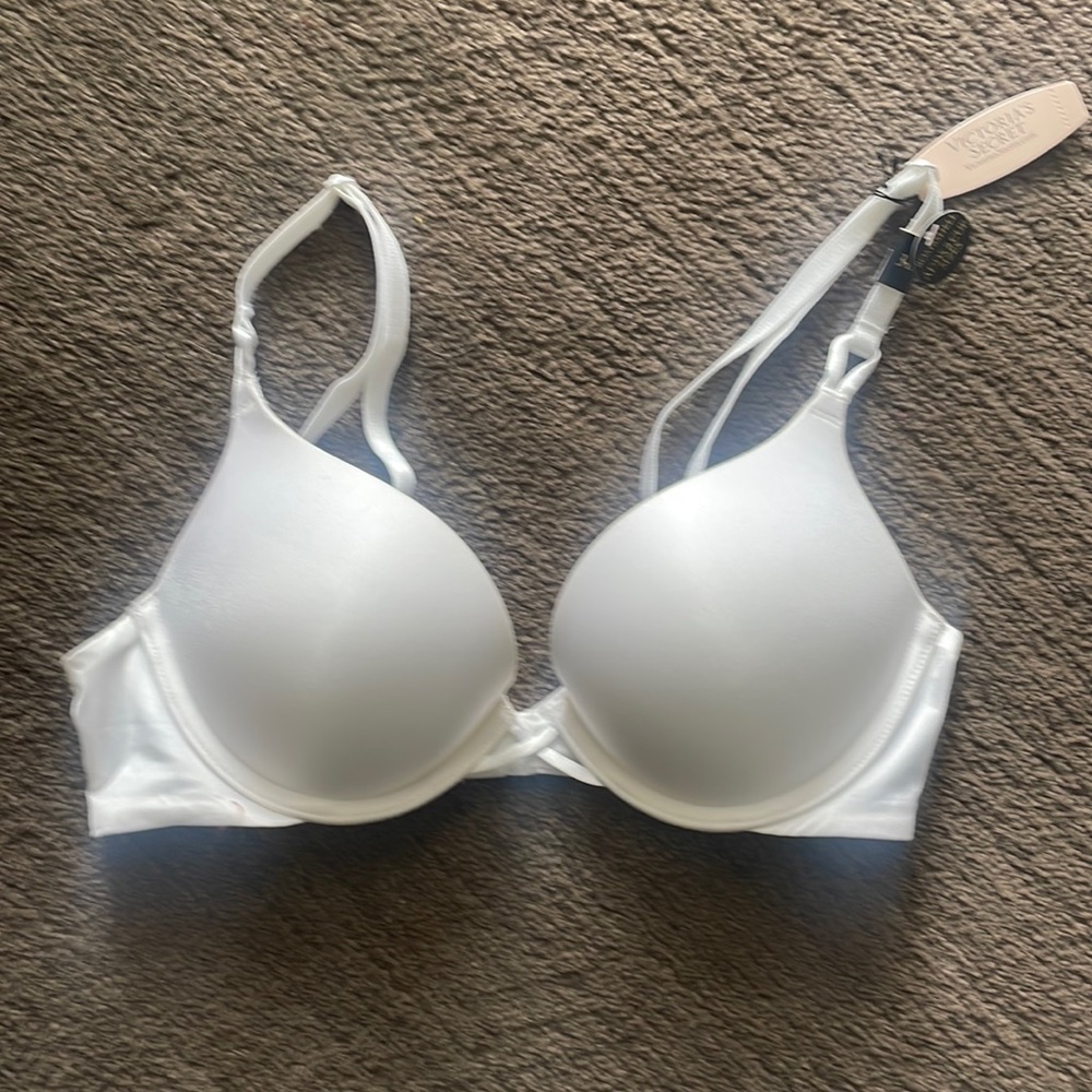 NWT Victoria Secret Bombshell add 2 cups